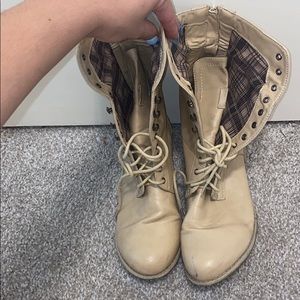 GOOD CONDITION COMBAT BOOTS SIZE: 81/2